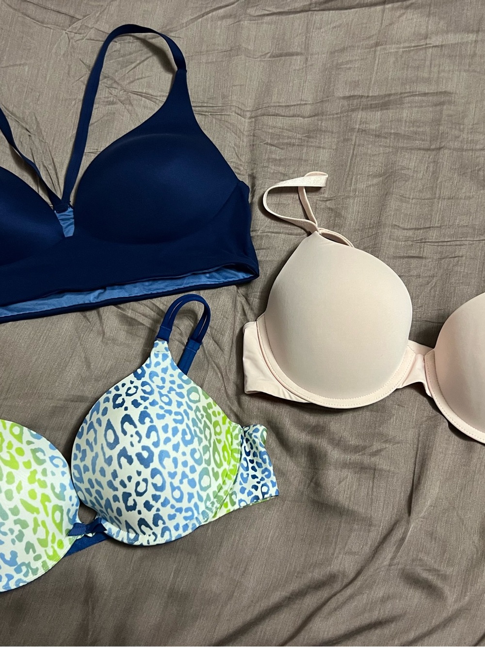3 pcs Victoria’s Secret 36B Assorted Bra Lot - Picture 3 of 6